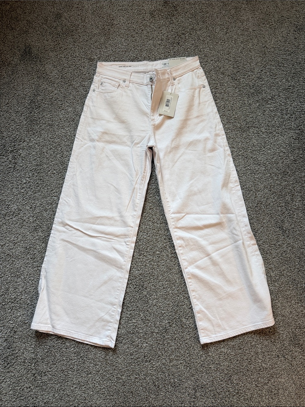 AG Saige mid rise crop Jean